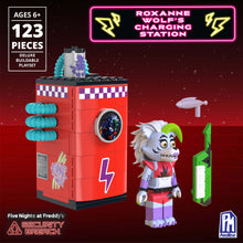 Load image into Gallery viewer, FIVE NIGHTS AT FREDDY&#39;S - Phat$tacks Roxanne&#39;s Charging Station Playset (124 pieces, Series 1)
